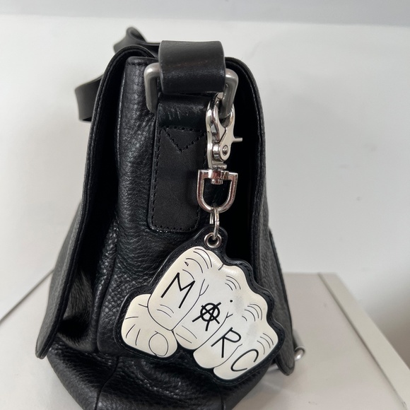 Marc by Marc Jacobs - Men's Briefcase in Grained/Pebbled Italian Leather + Charm - Picture 3 of 16